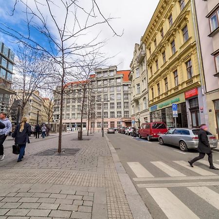 Exclusive Apartment Near Kafka'S Head Прага Екстериор снимка