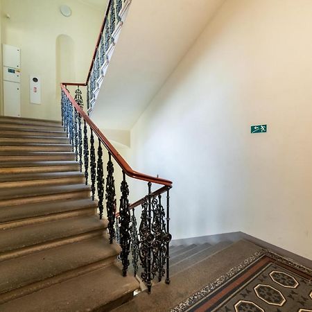 Exclusive Apartment Near Kafka'S Head Прага Екстериор снимка