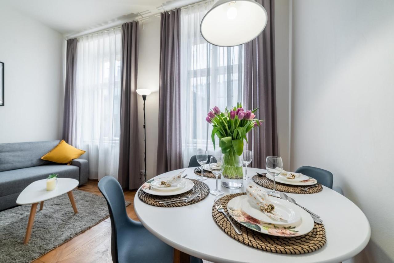 Exclusive Apartment Near Kafka'S Head Прага Екстериор снимка