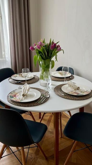 Exclusive Apartment Near Kafka'S Head Прага Екстериор снимка