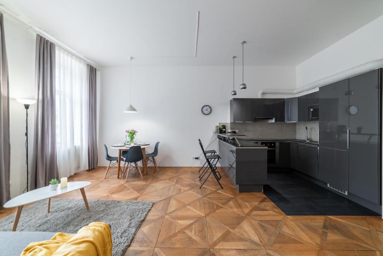 Exclusive Apartment Near Kafka'S Head Прага Екстериор снимка